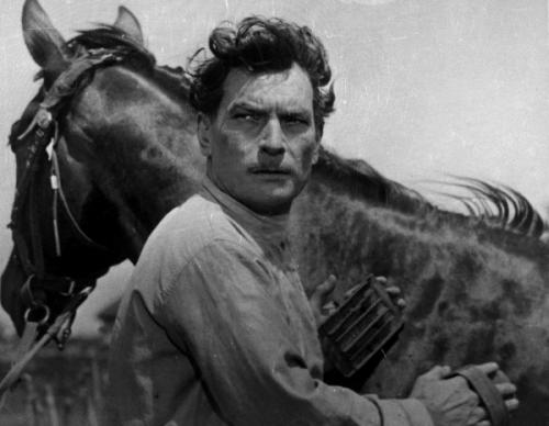 Петр Глебов в роли Григория Мелехова, кадр из фильма &quot;Тихий дон&quot;, СССР 1958
