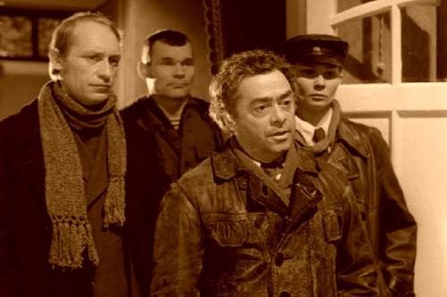 Роман Карцев в роли председателя домкома Швондера в кругу &quot;общественных лиц&quot;, х/ф &quot;Собачье сердце&quot;, СССР 1988